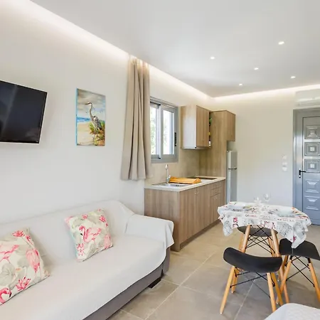 Casa Di Mare - Studios And Apartments On The Beach Ανω Βασιλικος Εξωτερικό φωτογραφία