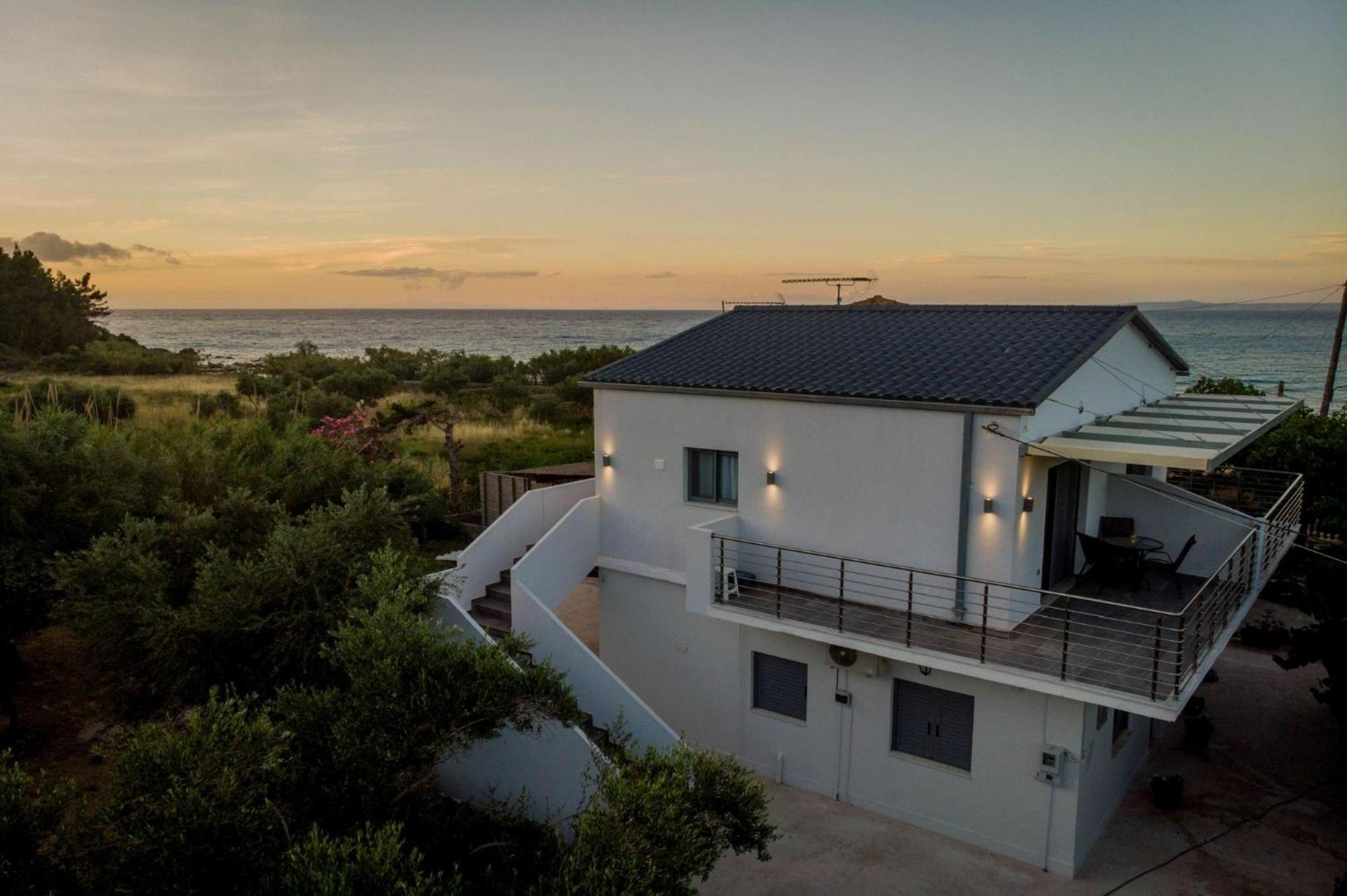 Casa Di Mare - And On The