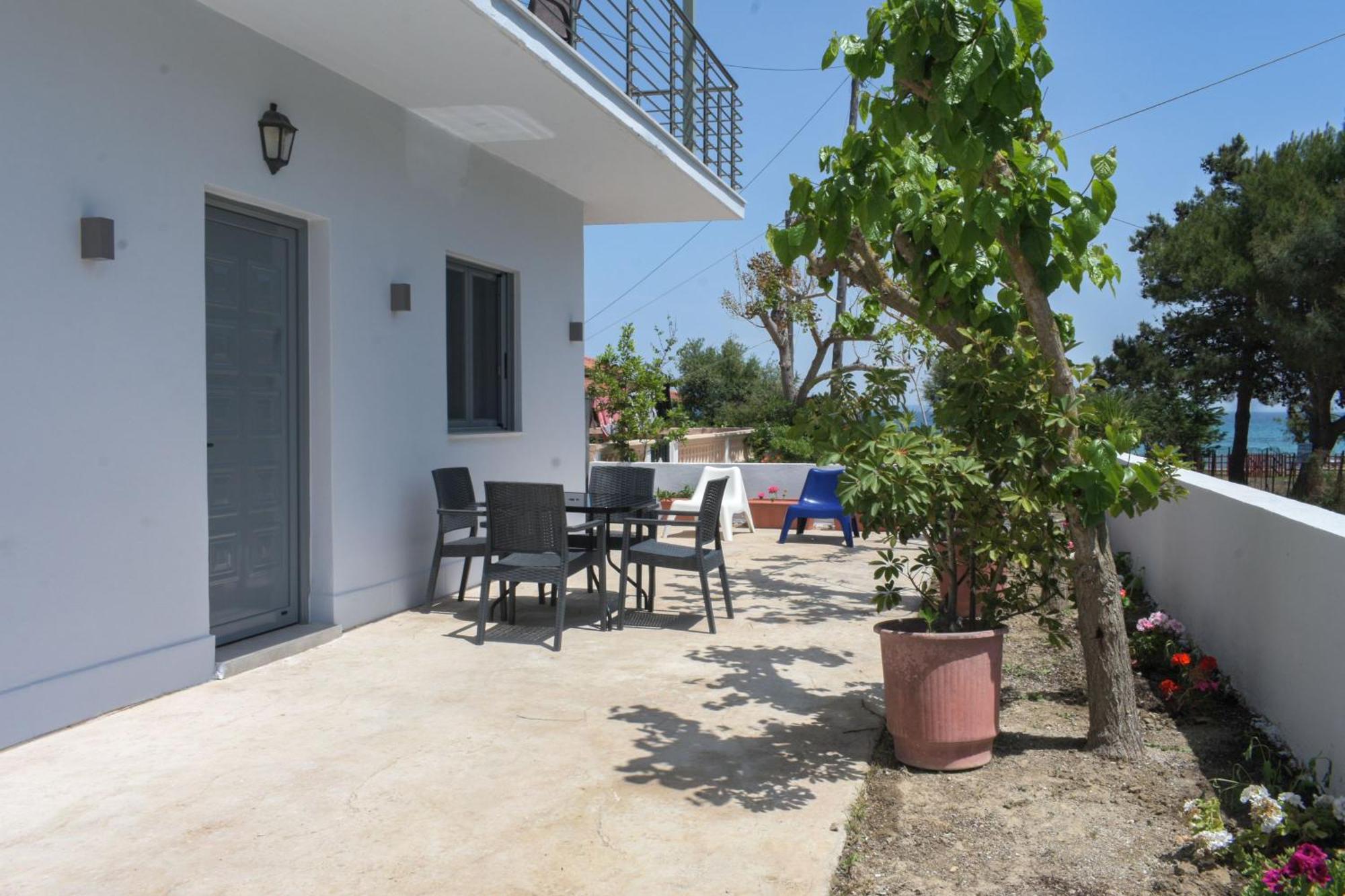 Casa Di Mare - And On The * Vasilikí