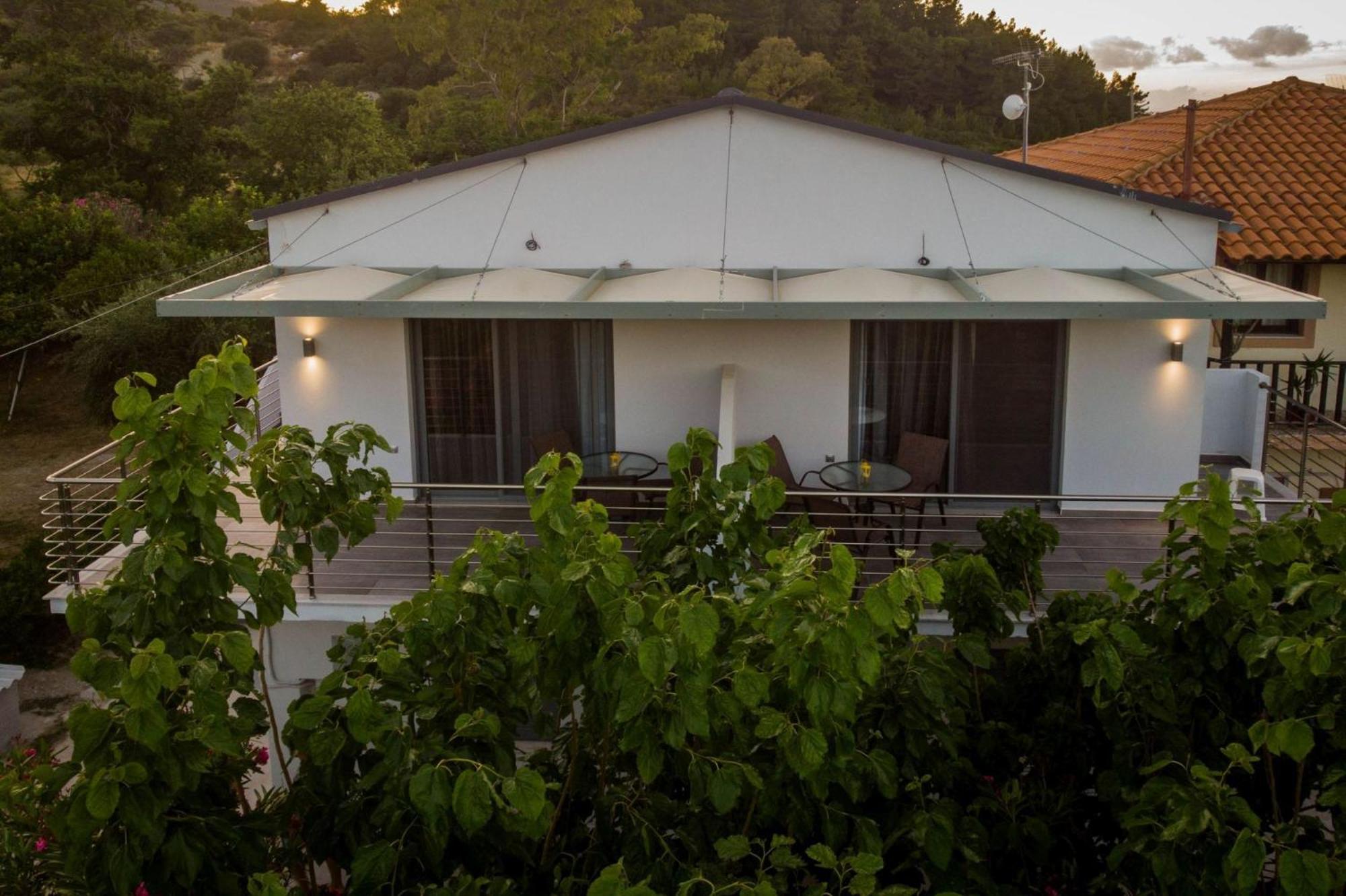 Casa Di Mare - And On The *