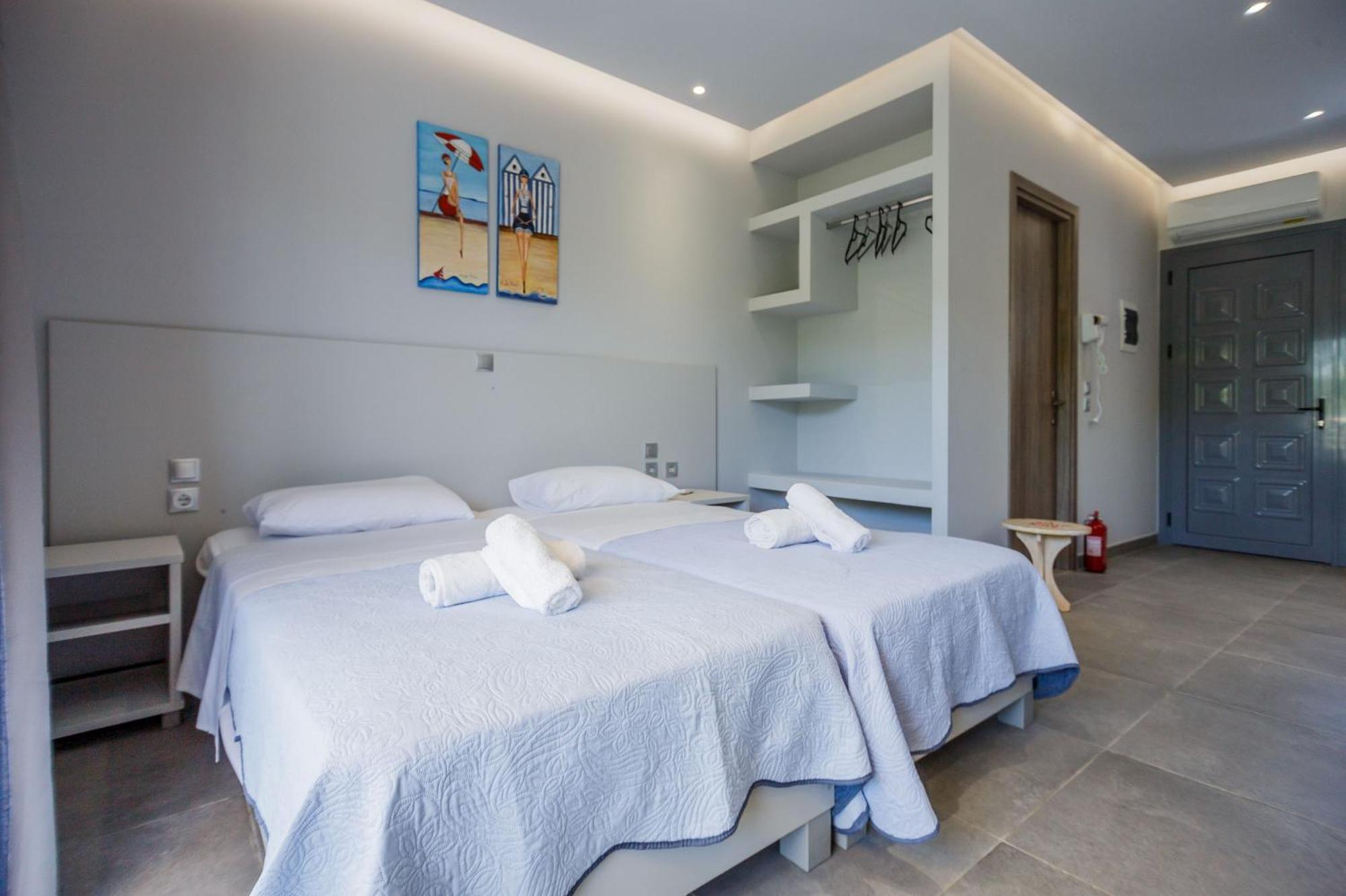 Casa Di Mare - And On The *
