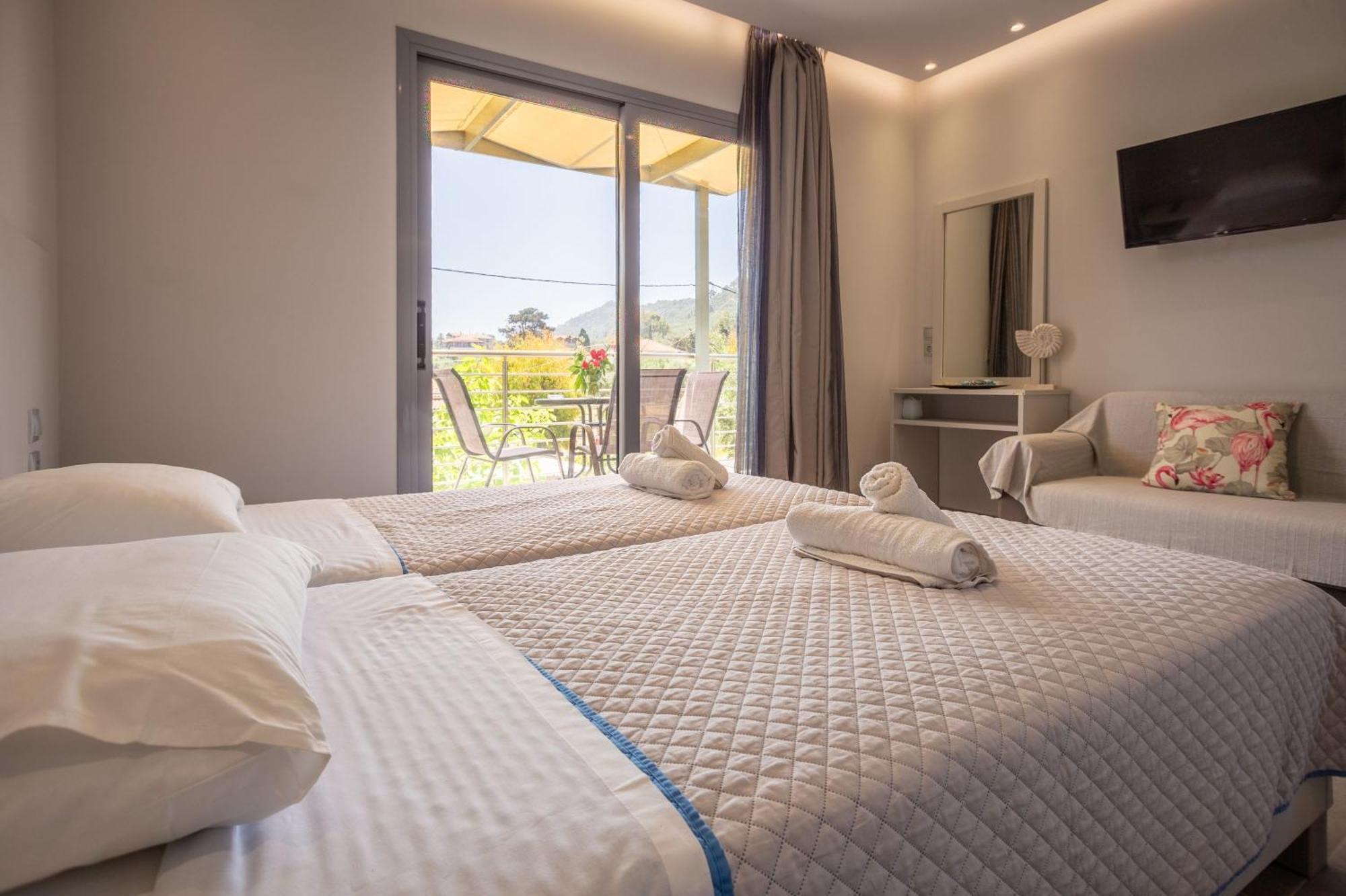 Casa Di Mare - And On The